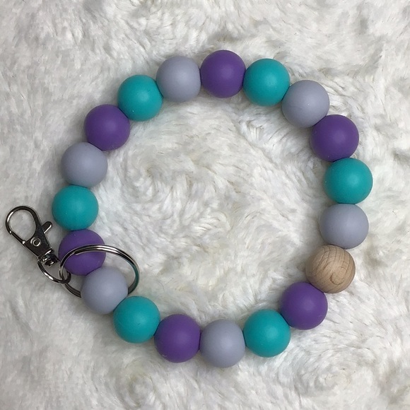 #183. Handmade Silicone bead wristlet. Made with bpa free 15mm silicone beads. - Picture 3 of 3